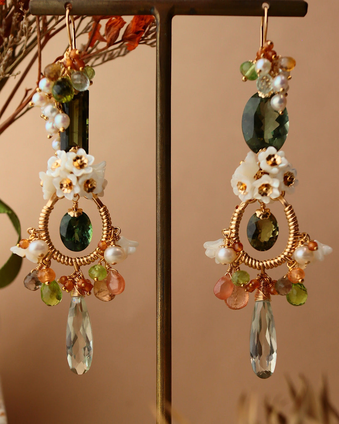 [One of a kind] Green tourmaline asymmetrical chandelier earrings