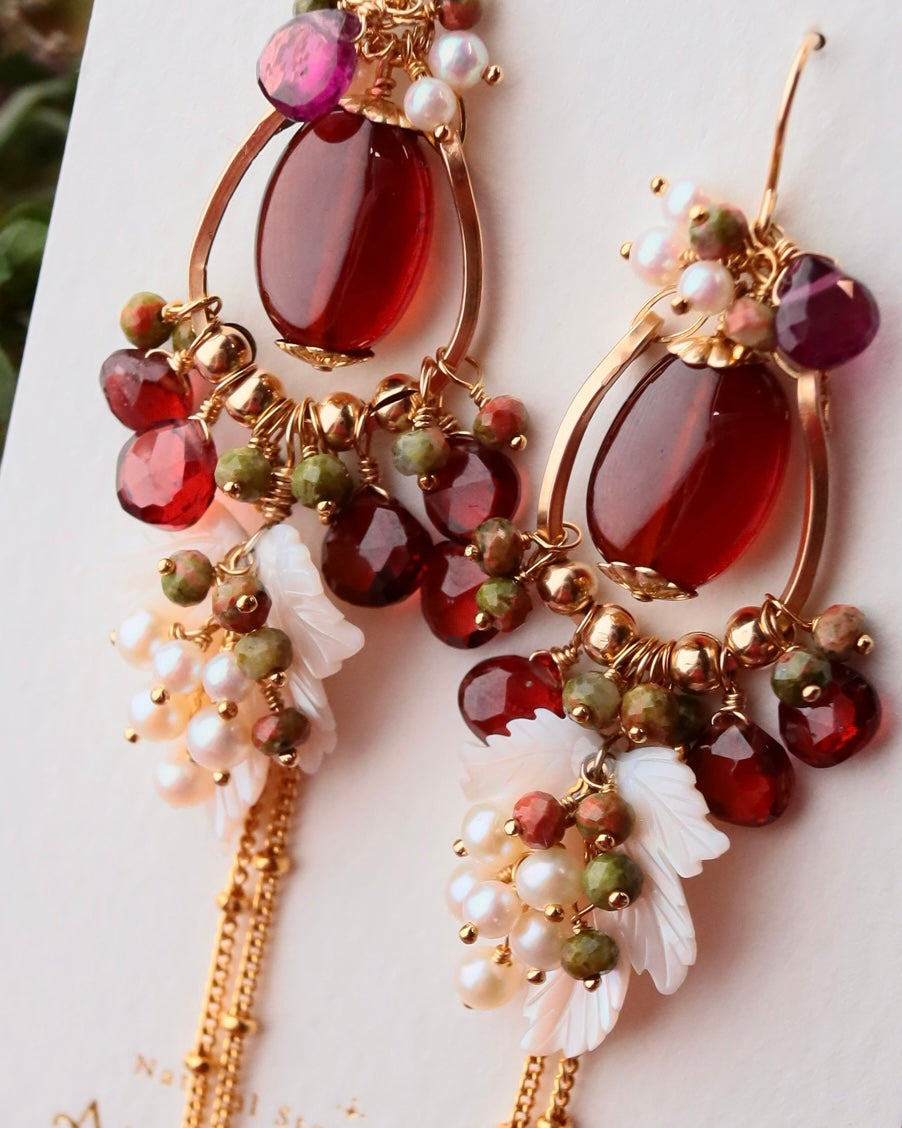 [Portrait in a Ring] Garnet Chandelier Earrings