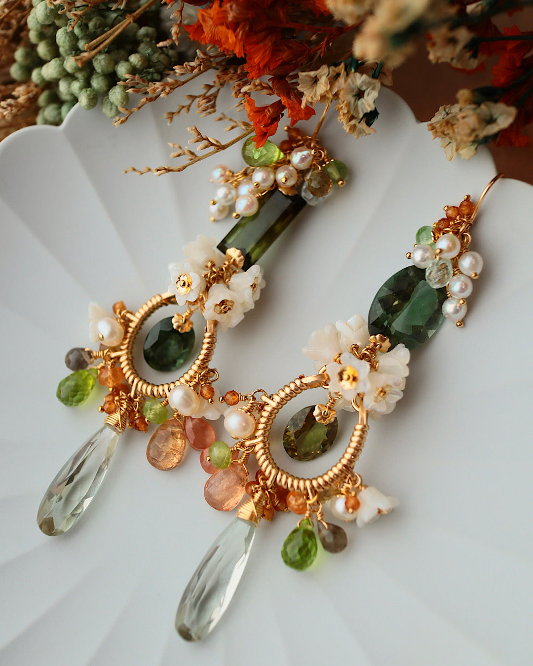 [One of a kind] Green tourmaline asymmetrical chandelier earrings
