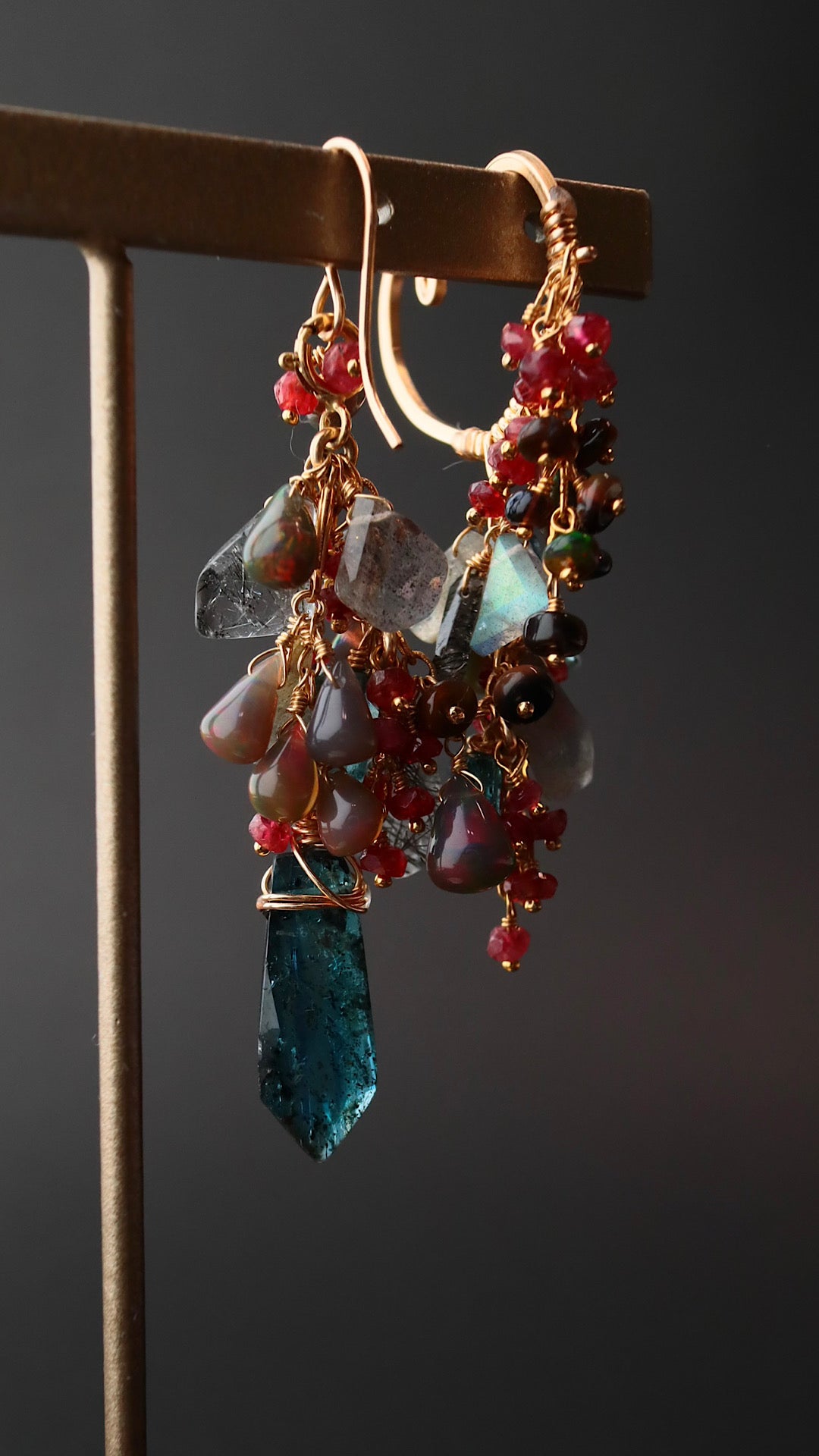 (Vivid Spinel) [The Lady with the Black Eyepatch] Black Opal and Deep Blue Kyanite  3-way ear cuff