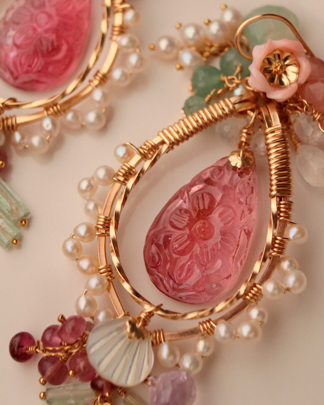 [One-of-a-kind] Flower carving tourmaline chandelier earrings