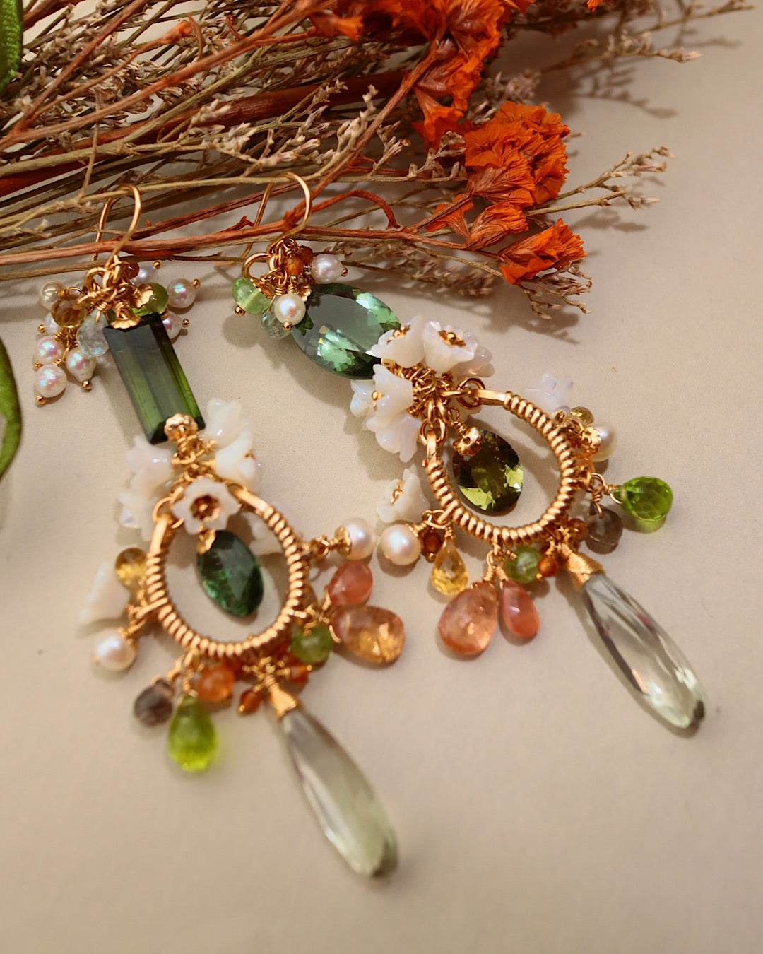 [One of a kind] Green tourmaline asymmetrical chandelier earrings