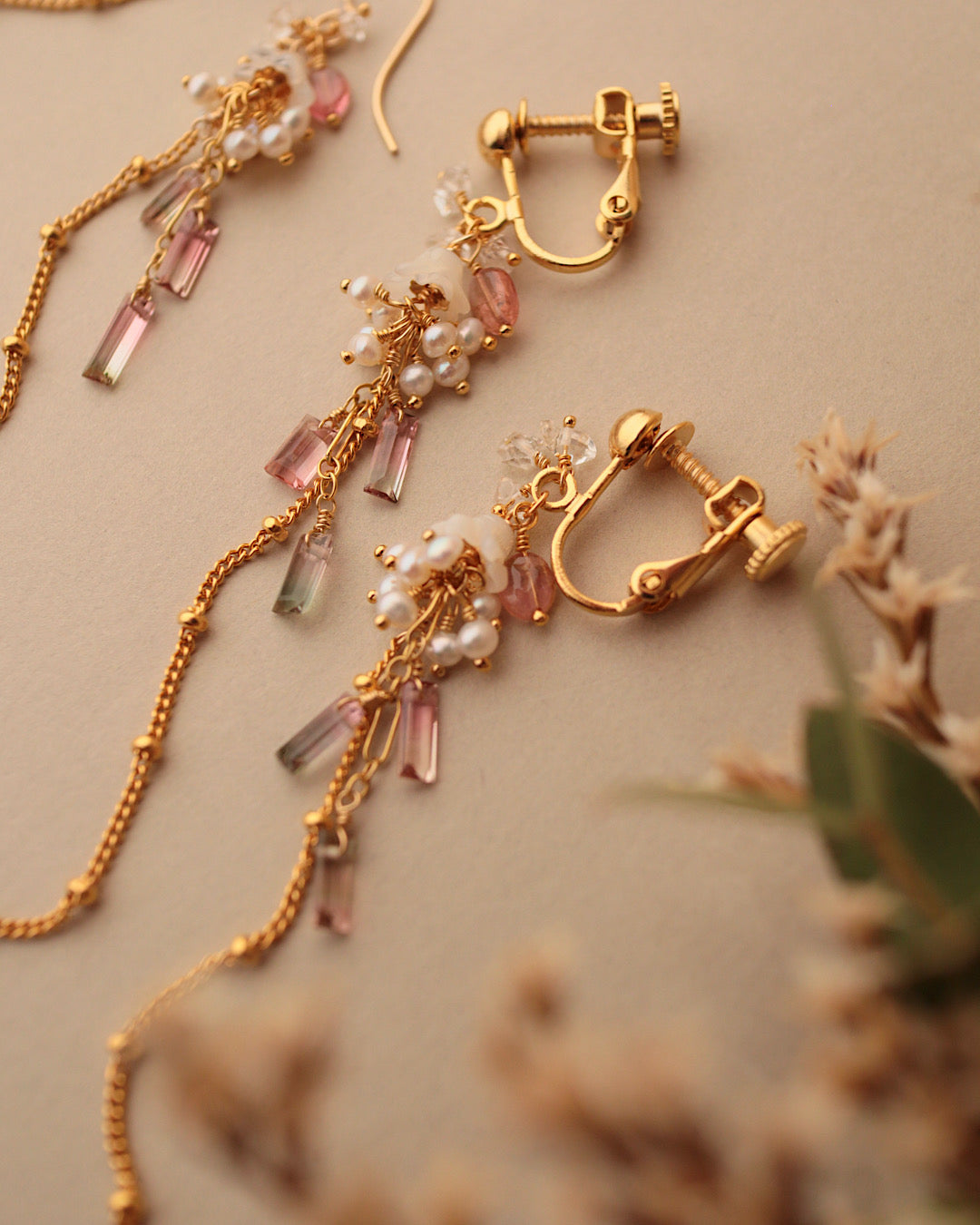 ②[One-of-a-kind]Small tourmaline and freshwater pearl earrings