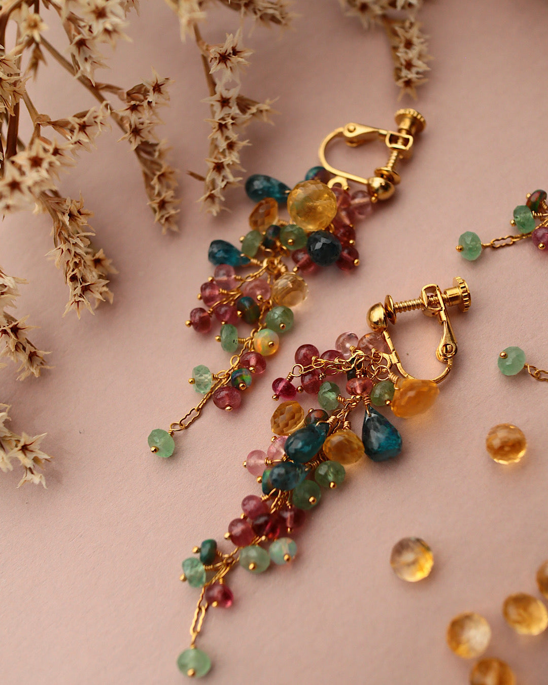 [Plants and flowers waiting for spring] Citrine long earrings