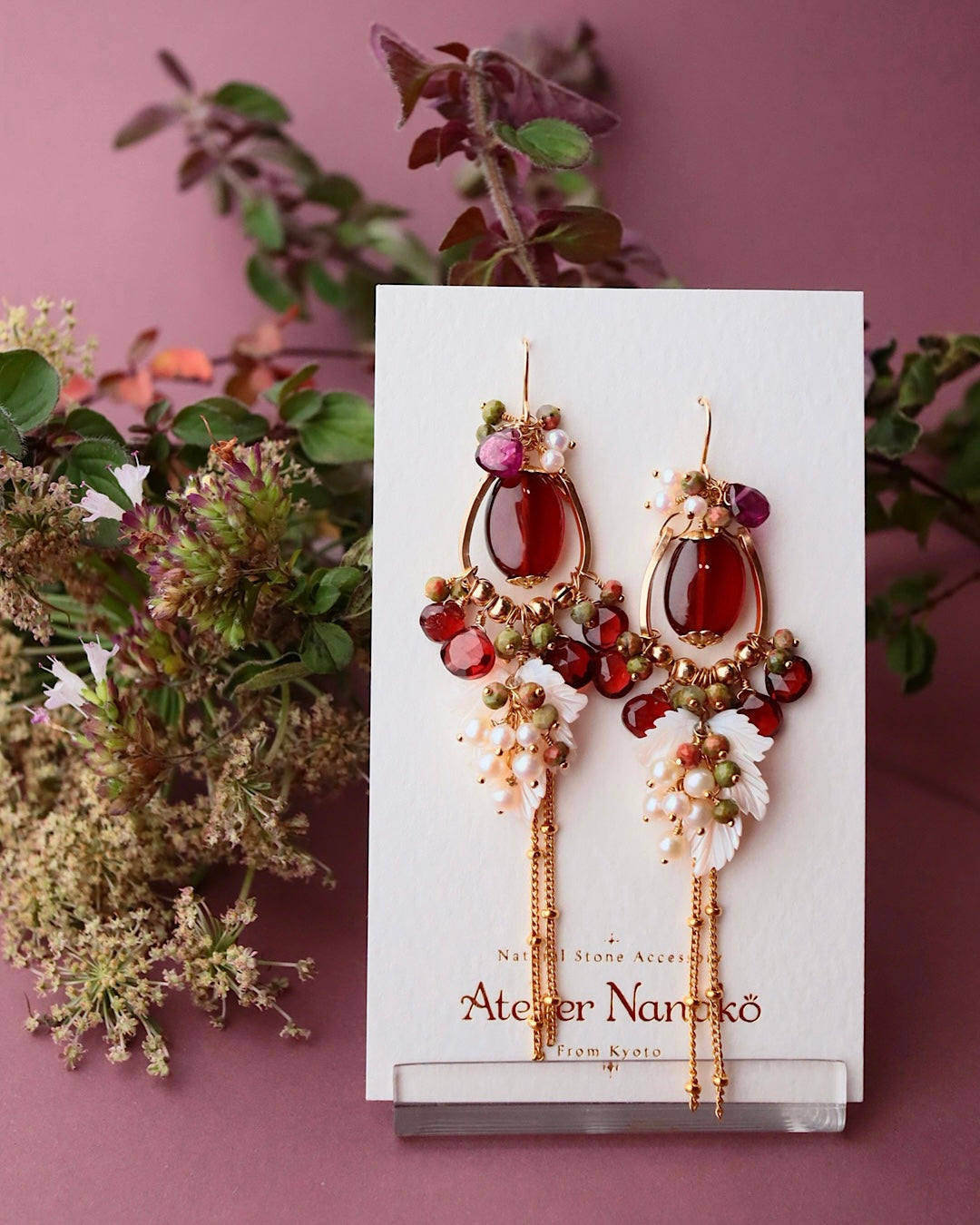 [Portrait in a Ring] Garnet Chandelier Earrings