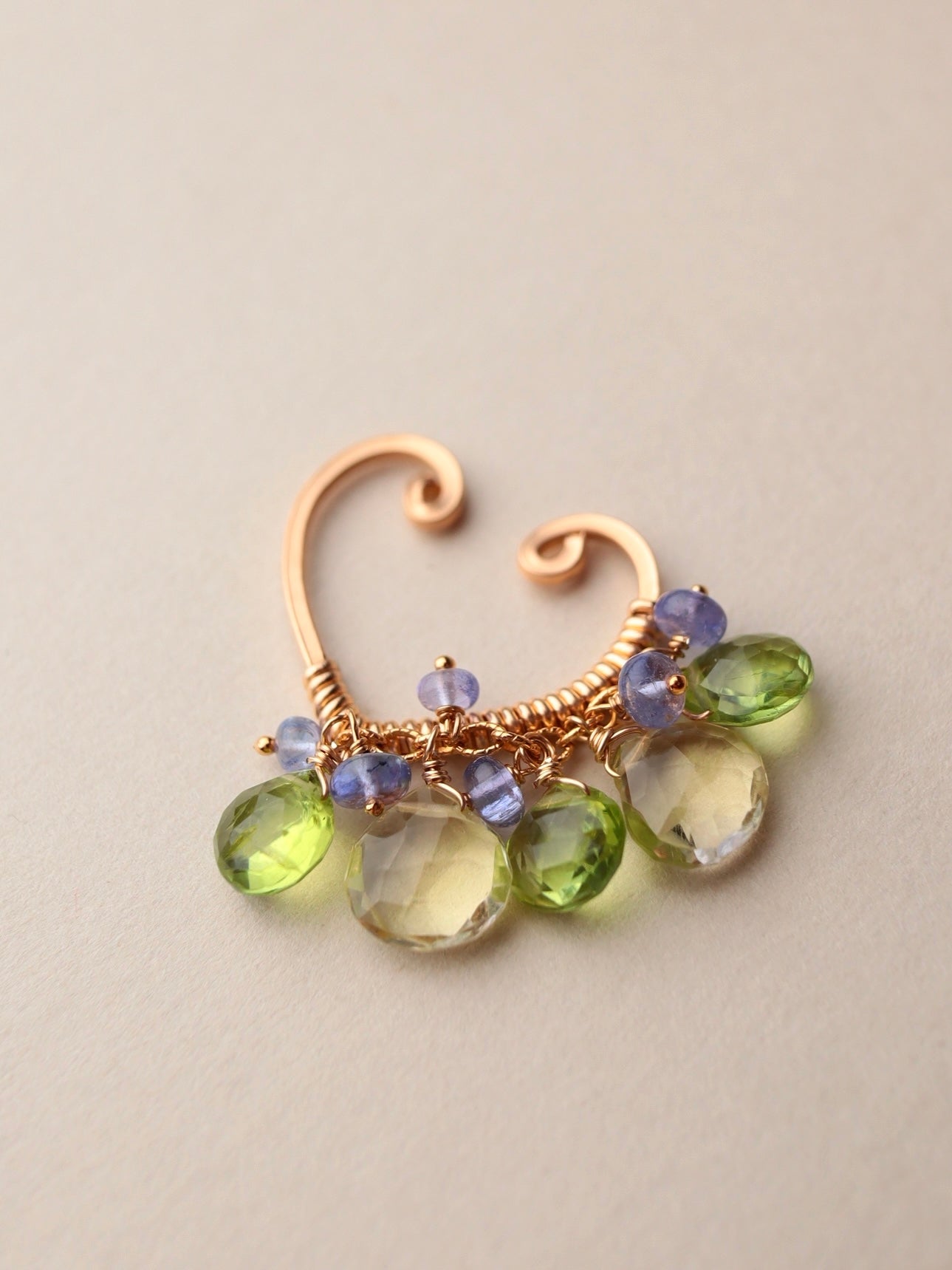 【Pre-order sale】Tanzanite and lemon quartz ear cuff