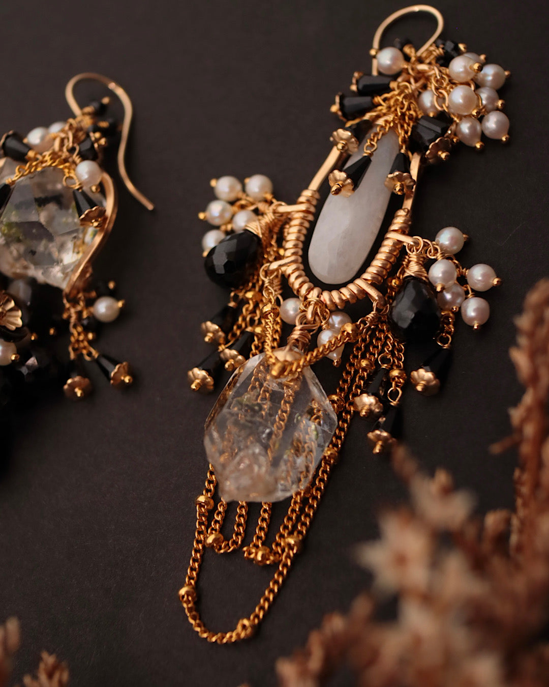 【Vision of Salome】At Last, a Kiss — Single Earring [One-of-a-kind]