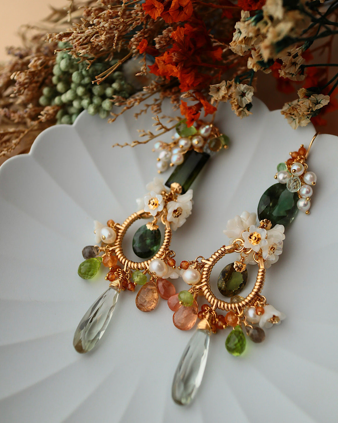 [One of a kind] Green tourmaline asymmetrical chandelier earrings