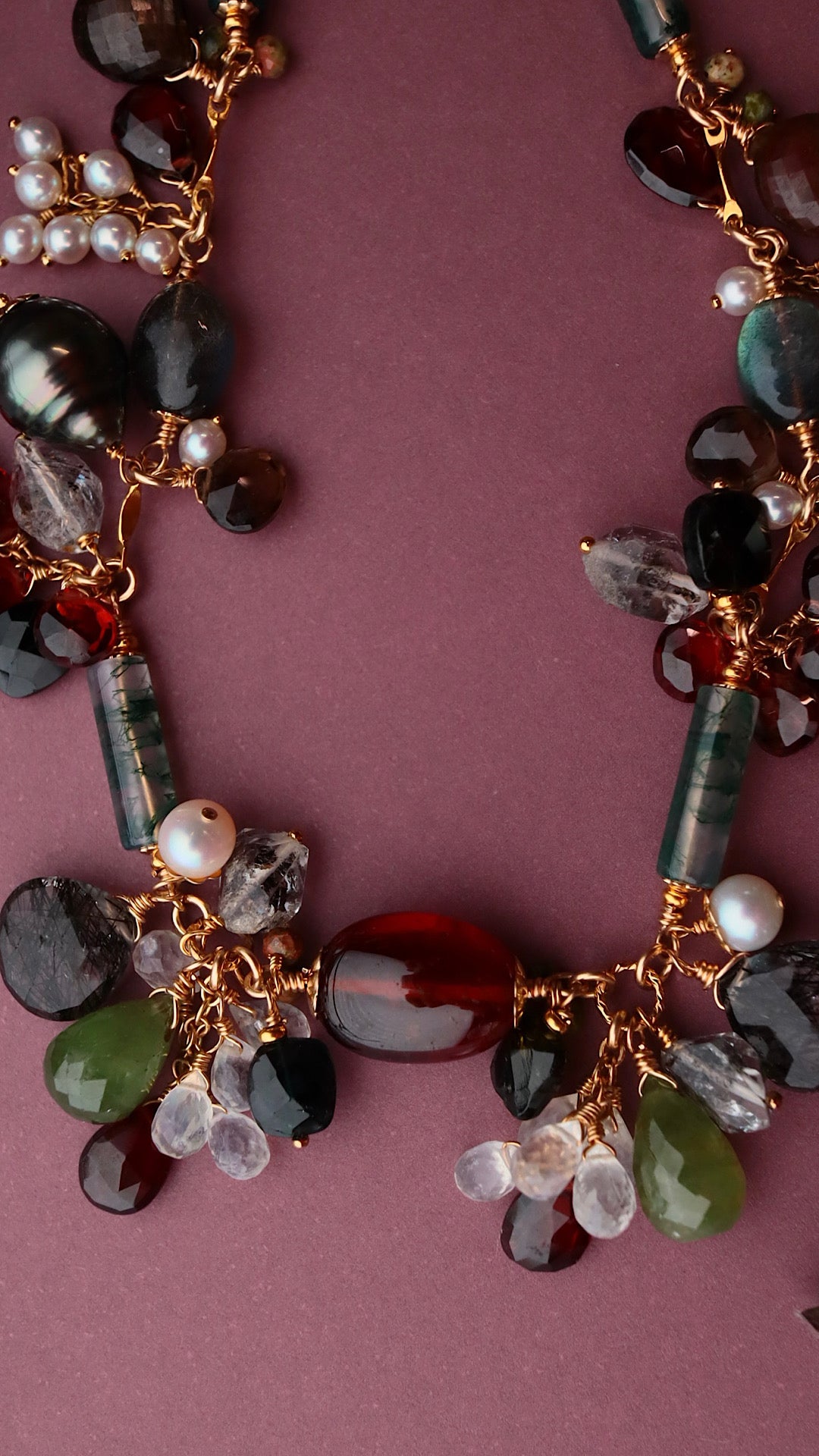 One-of-a-kind [Portrait in a Ring] Garnet Necklace