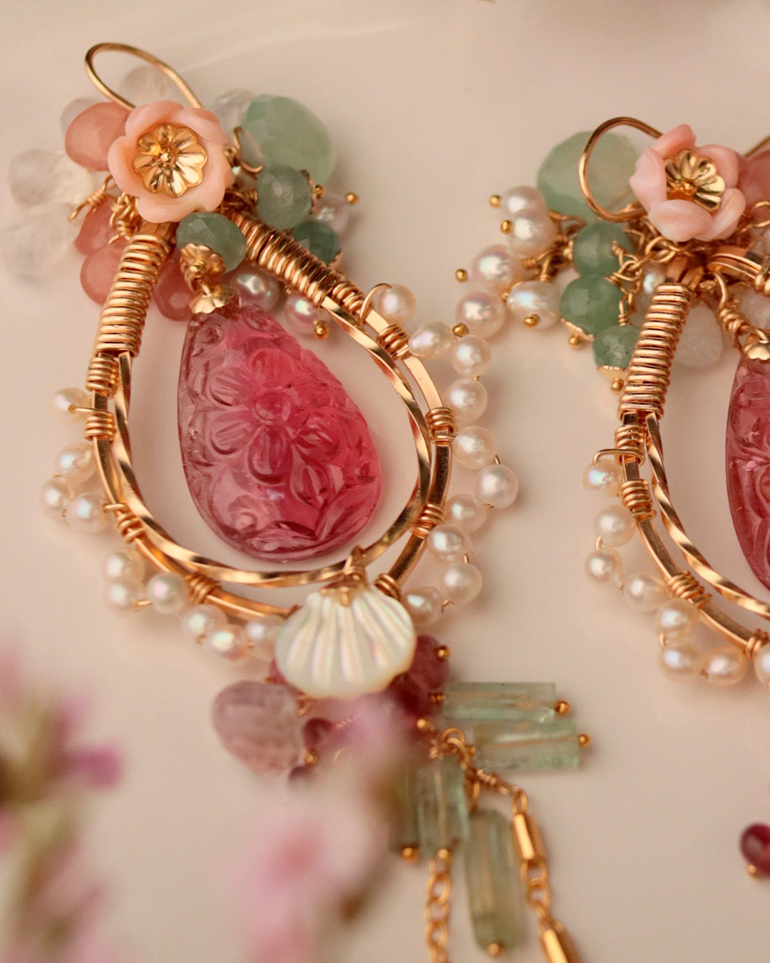 [One-of-a-kind] Flower carving tourmaline chandelier earrings