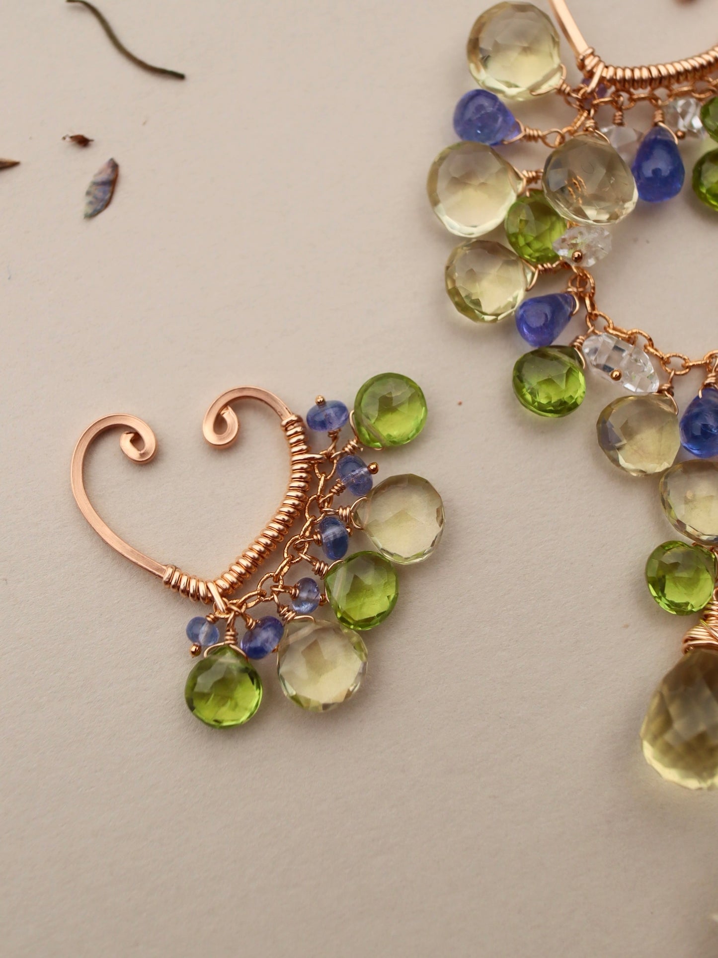 【Pre-order sale】Tanzanite and lemon quartz ear cuff