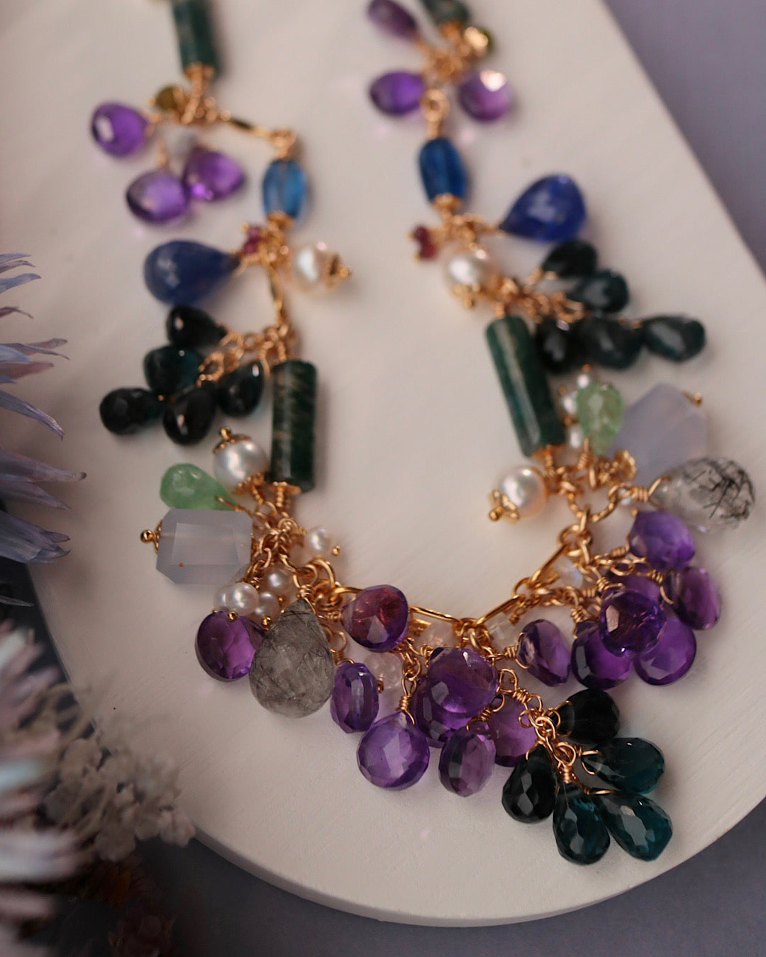 [Water Lilies] The Painter’s Palette — Round Necklace