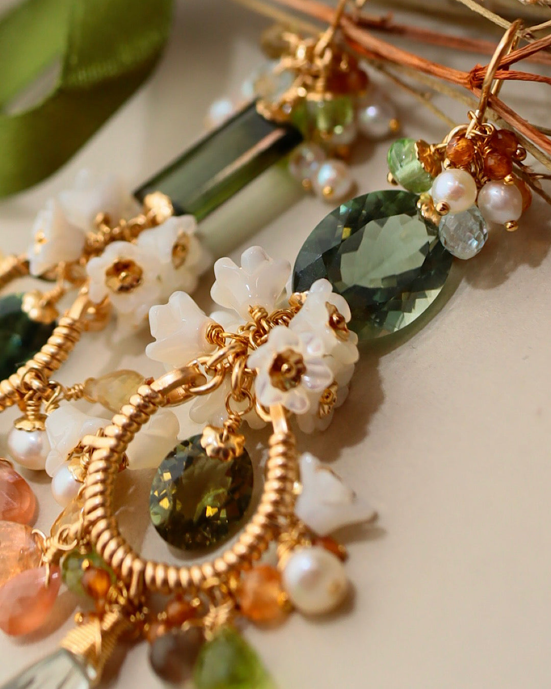 [One of a kind] Green tourmaline asymmetrical chandelier earrings