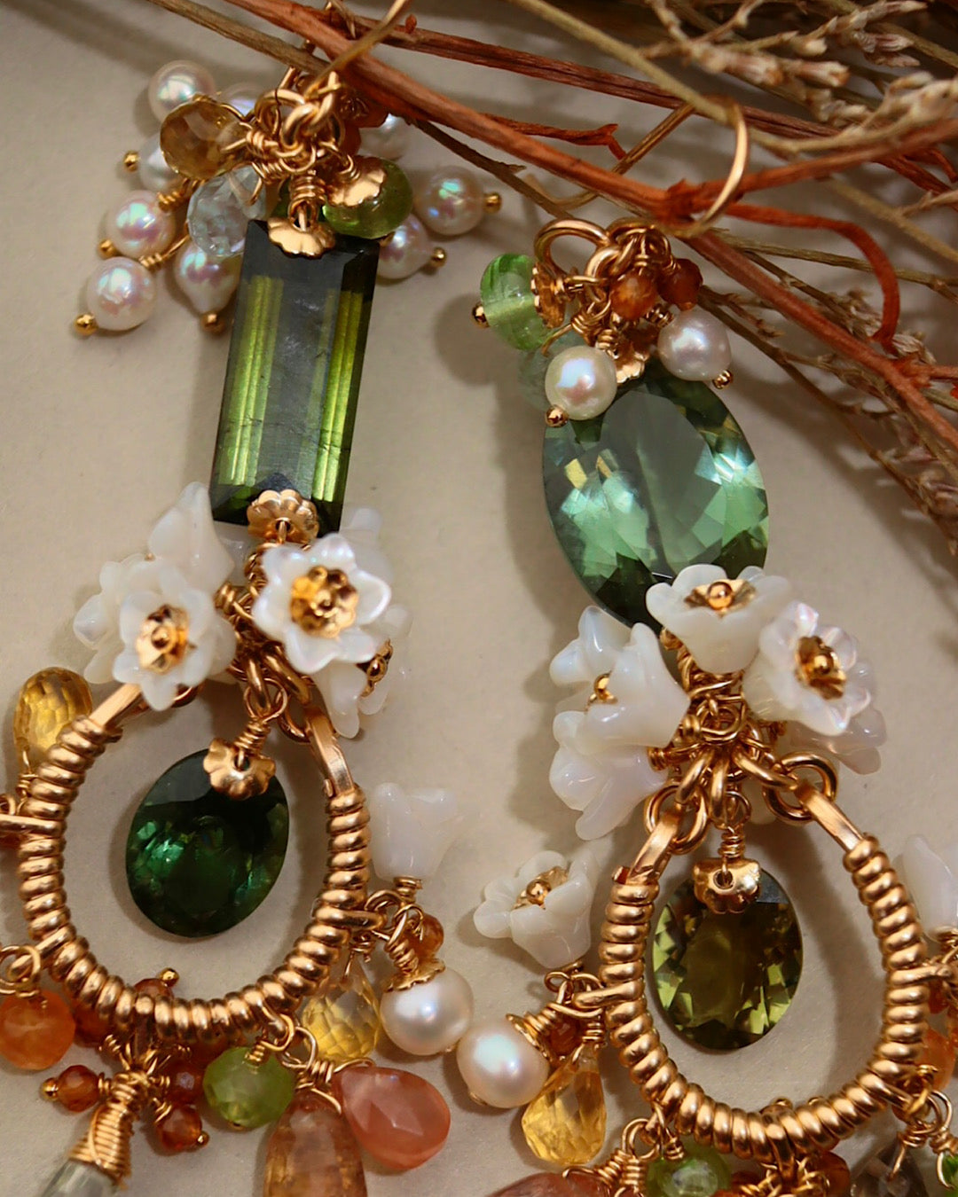 [One of a kind] Green tourmaline asymmetrical chandelier earrings