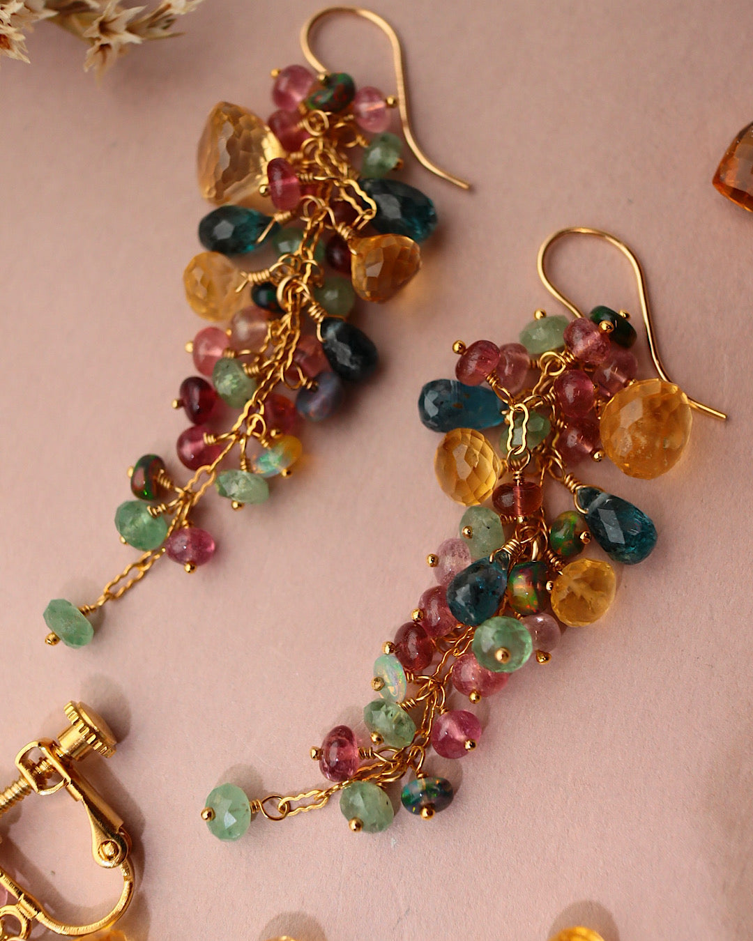 [Plants and flowers waiting for spring] Citrine long earrings
