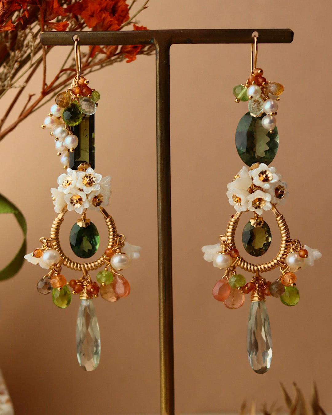 [One of a kind] Green tourmaline asymmetrical chandelier earrings