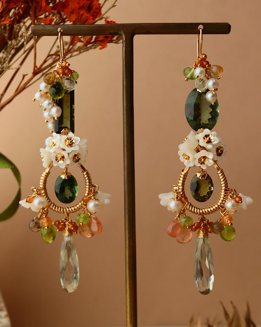 [One of a kind] Green tourmaline asymmetrical chandelier earrings
