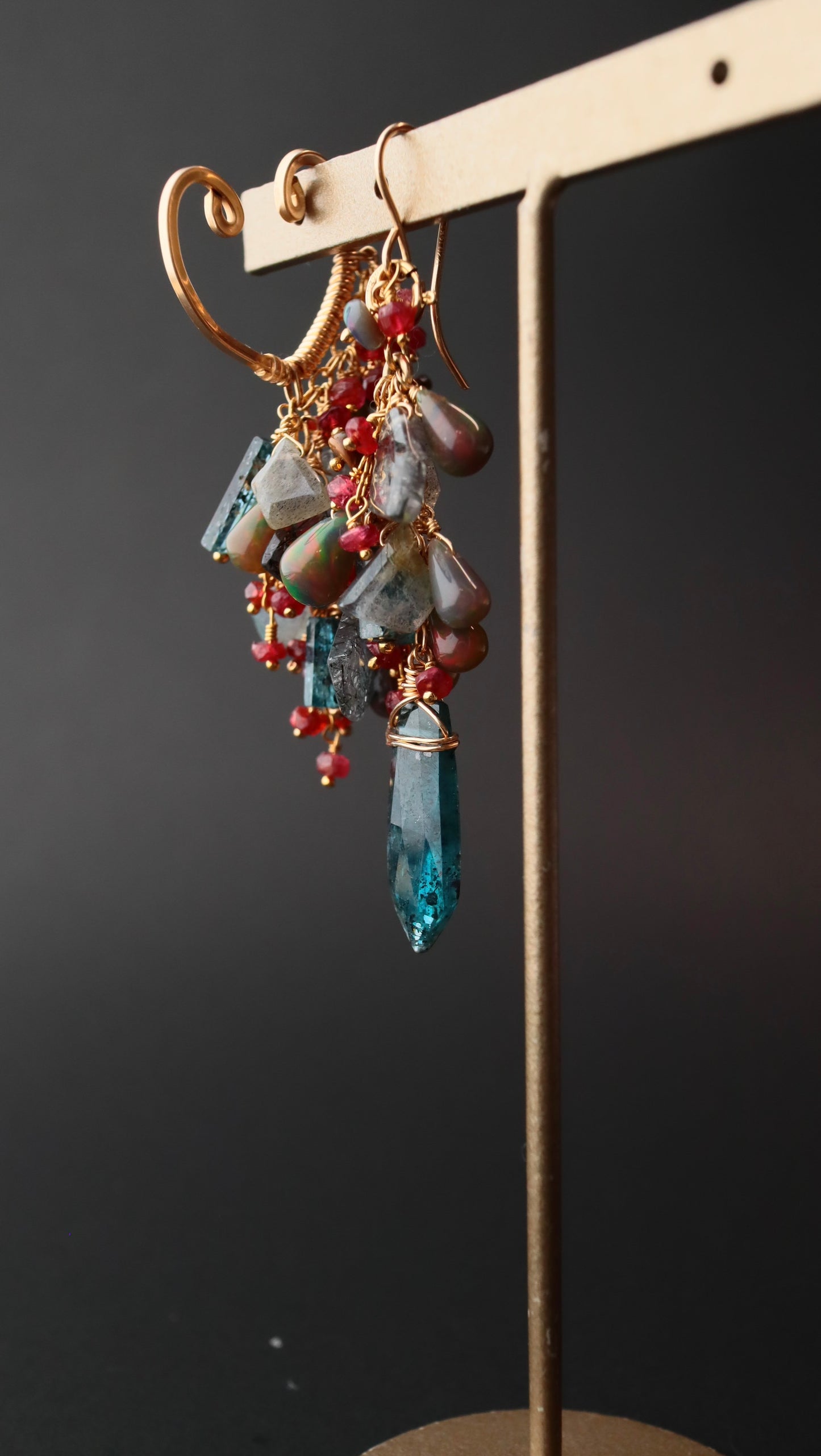 (Vivid Spinel) [The Lady with the Black Eyepatch] Black Opal and Deep Blue Kyanite  3-way ear cuff