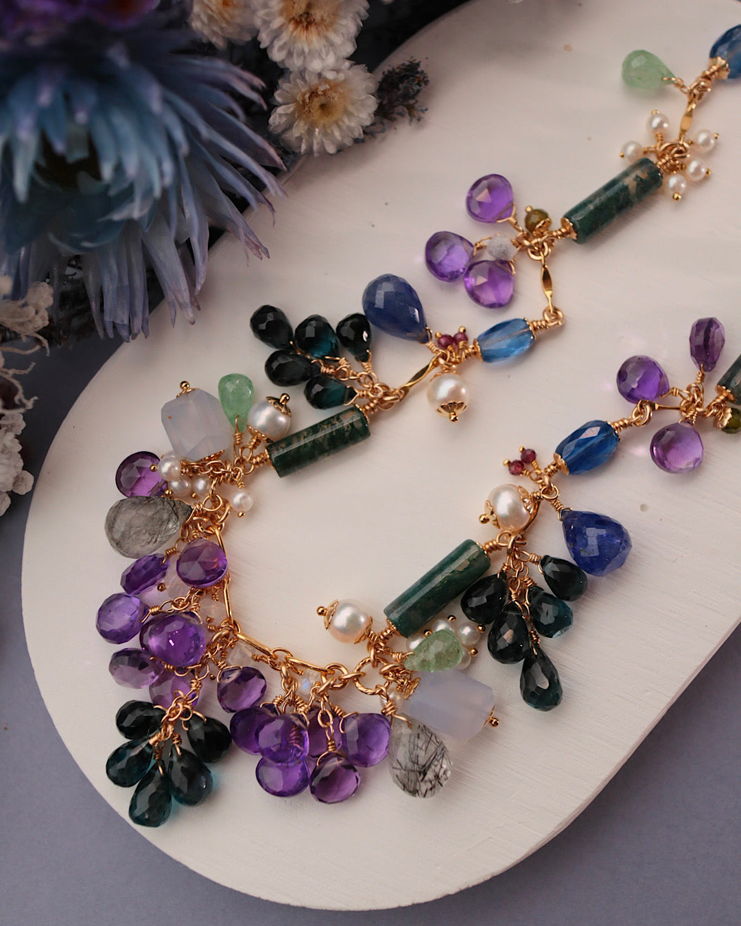 [Water Lilies] The Painter’s Palette — Round Necklace