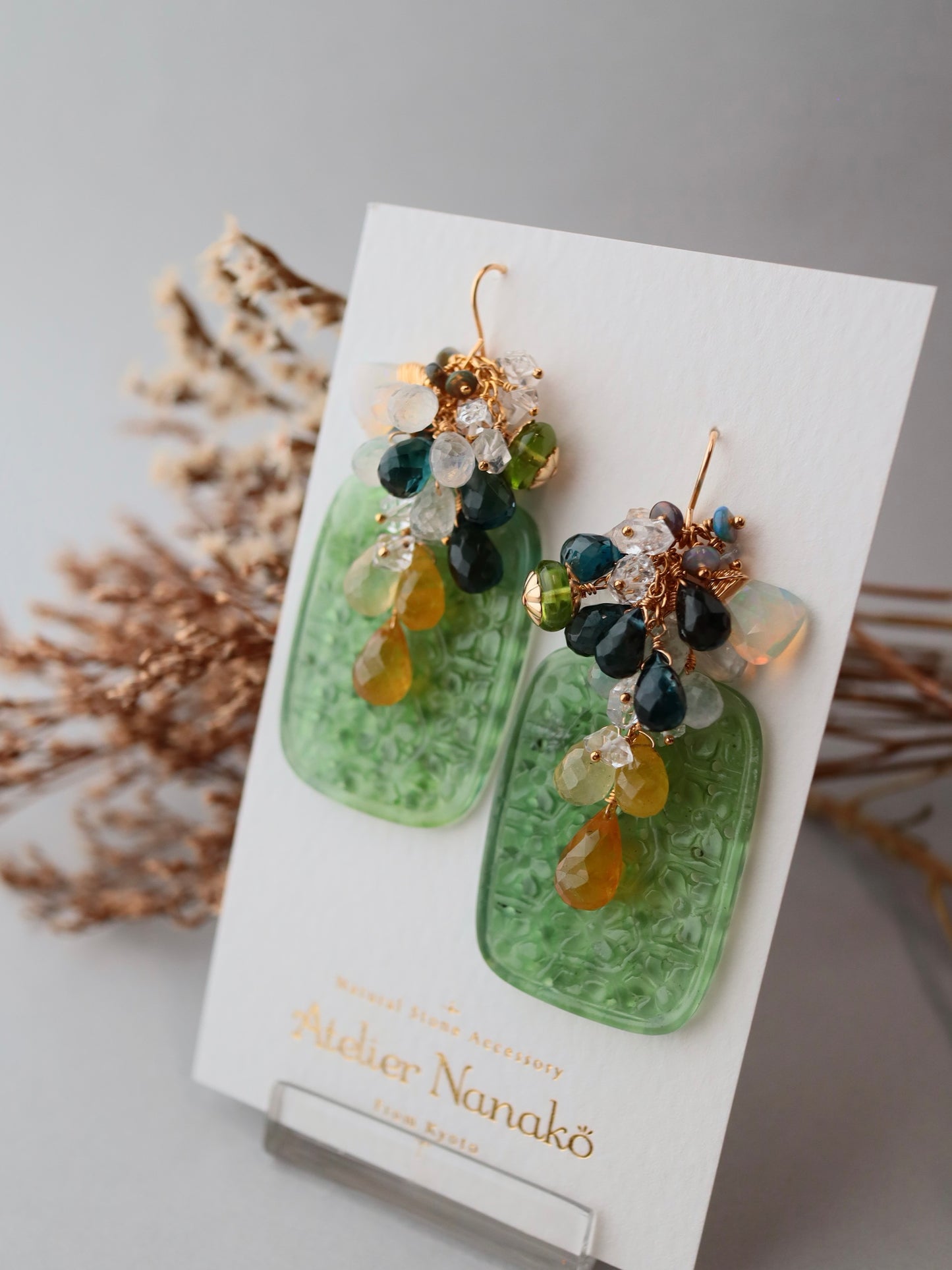 [One of a kind] Carved aventurine earrings/earrings①
