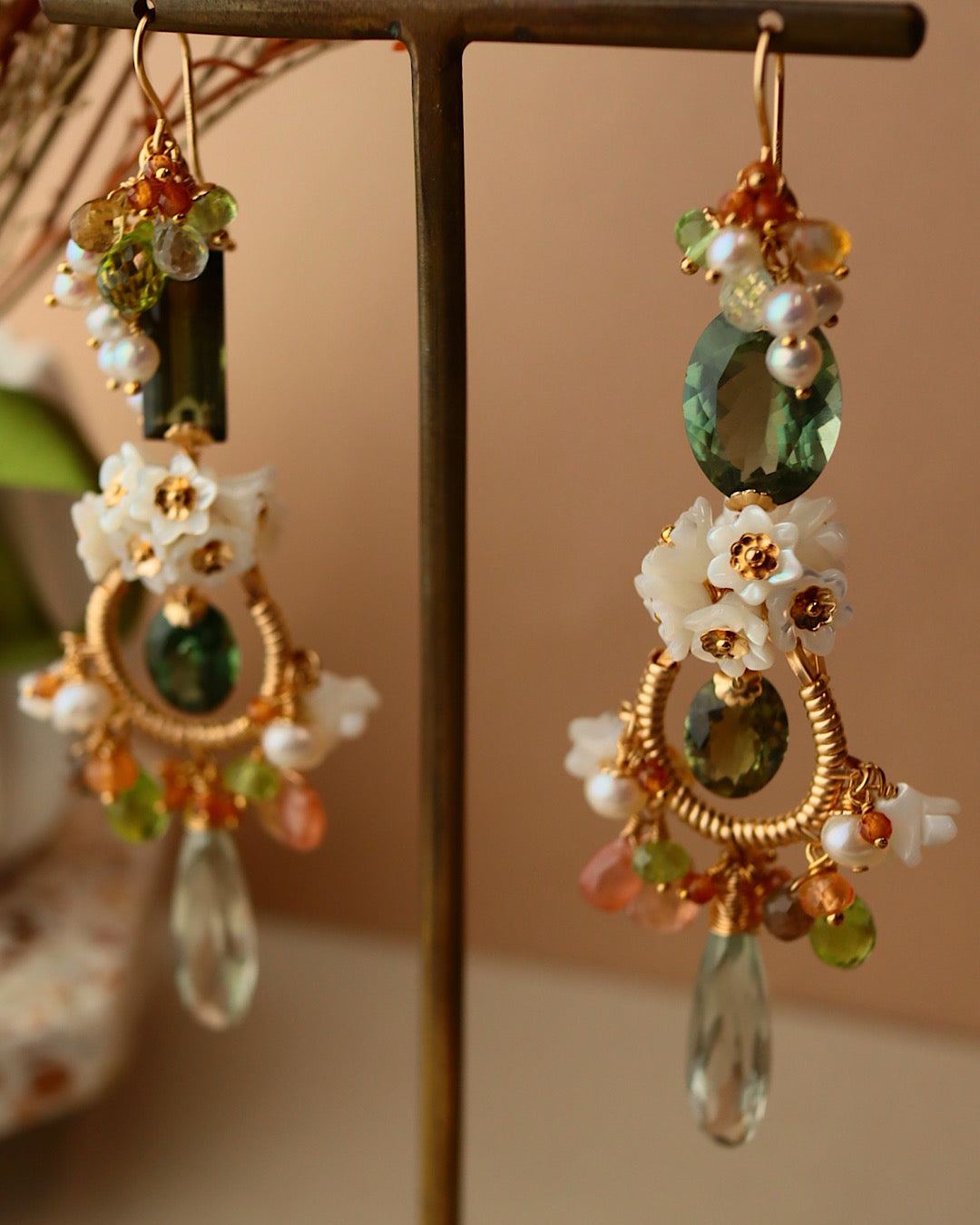 [One of a kind] Green tourmaline asymmetrical chandelier earrings