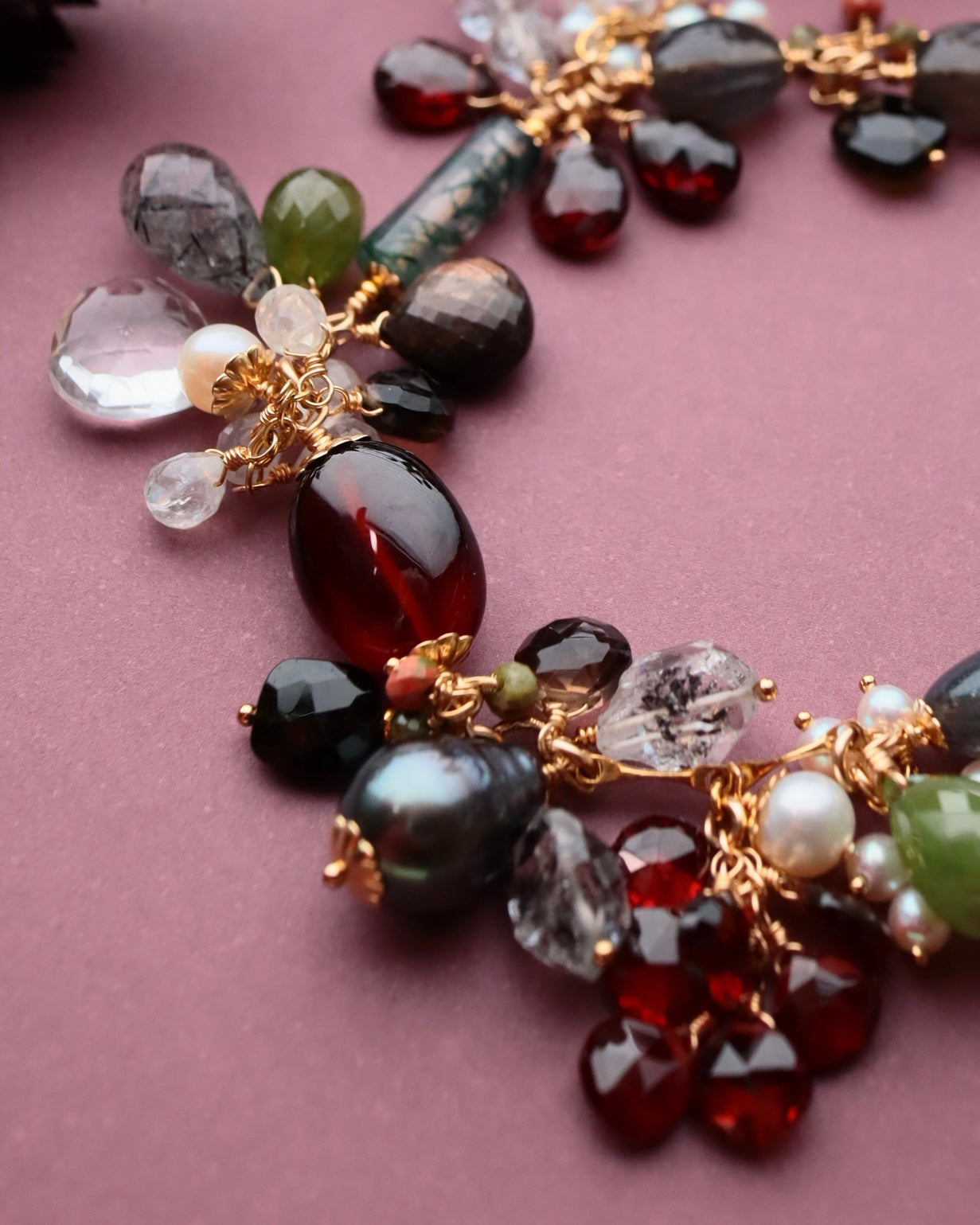 One-of-a-kind [Portrait in a Ring] Garnet Bracelet