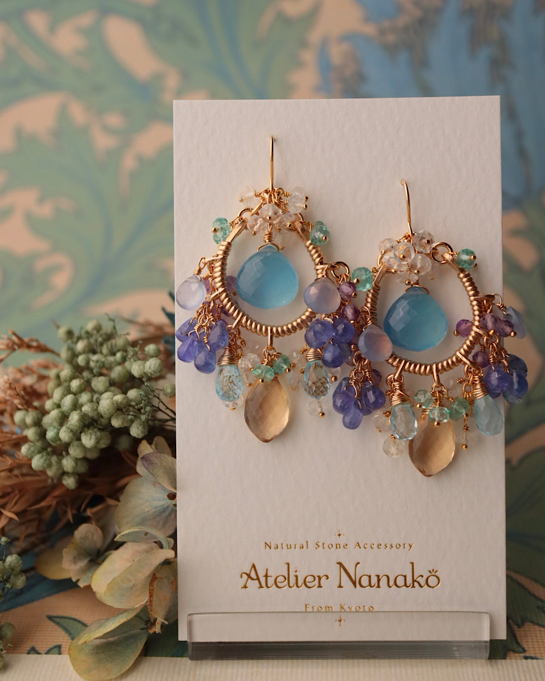 [One-of-a-kind] Aquamarine Chandelier Earrings in Classic Colors
