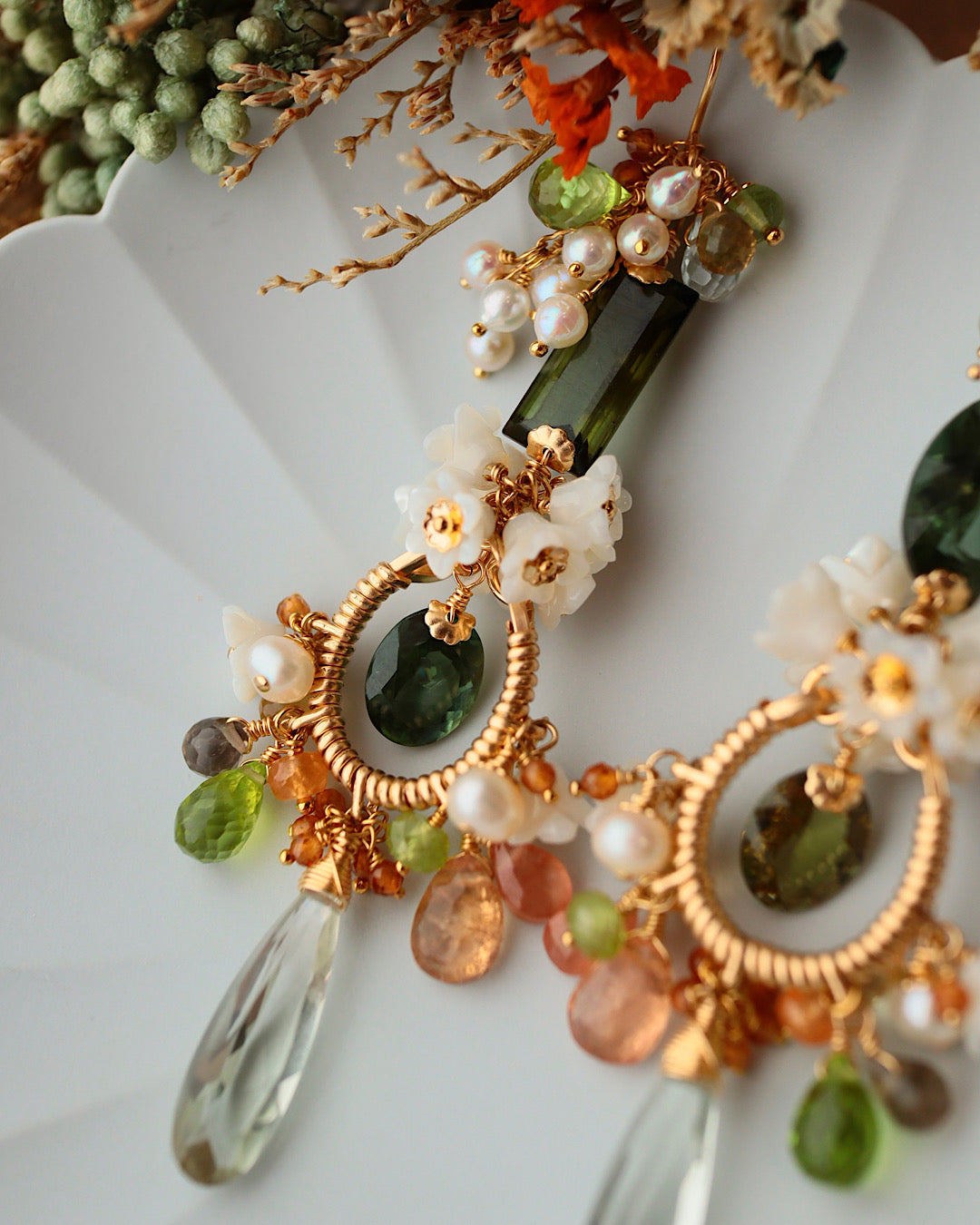 [One of a kind] Green tourmaline asymmetrical chandelier earrings