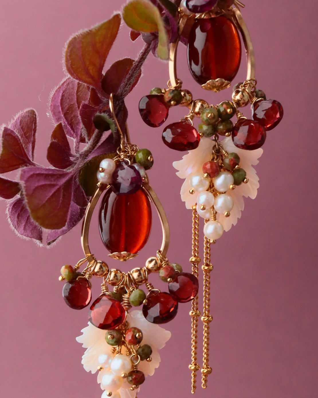 [Portrait in a Ring] Garnet Chandelier Earrings