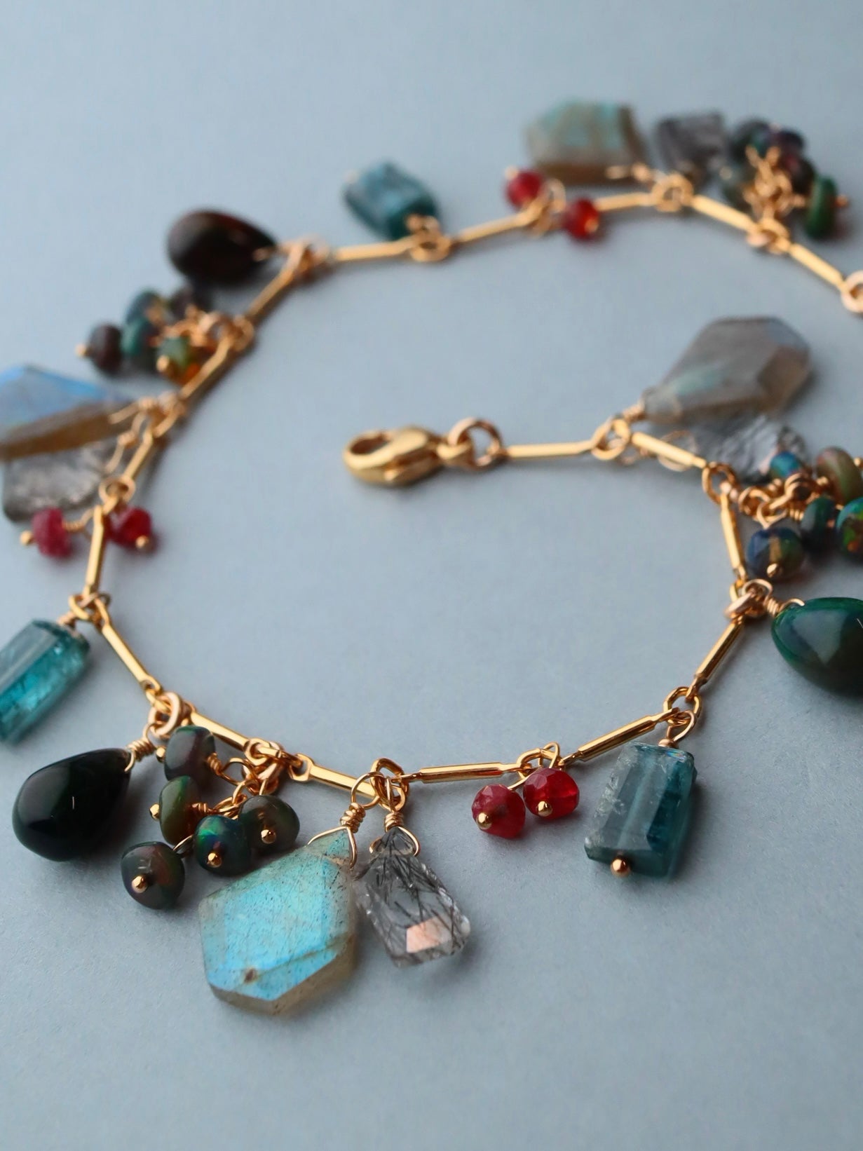 [The Lady with the Black Eyepatch] Black opal and deep blue kyanite bracelet