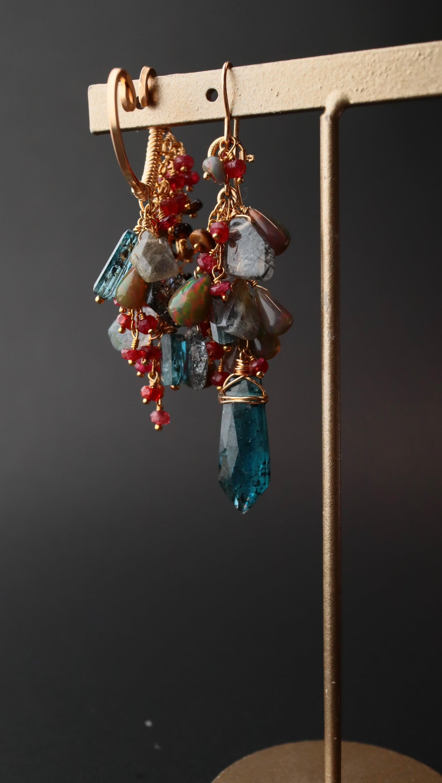 (Vivid Spinel) [The Lady with the Black Eyepatch] Black Opal and Deep Blue Kyanite  3-way ear cuff