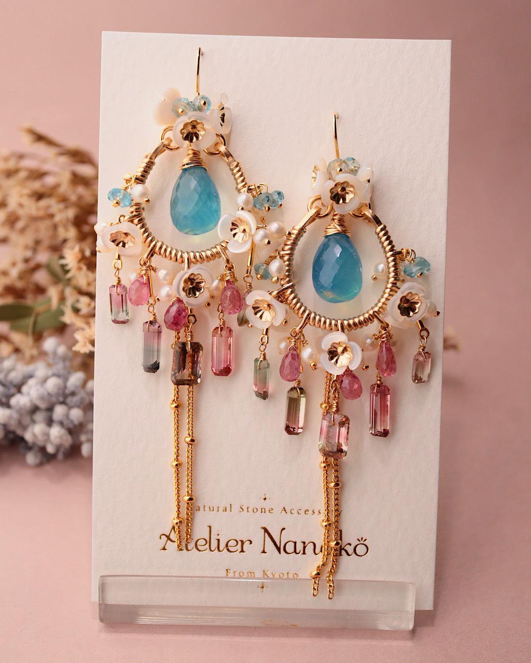 [One of a kind] Chandelier earrings featuring large aquamarine and bicolor tourmaline