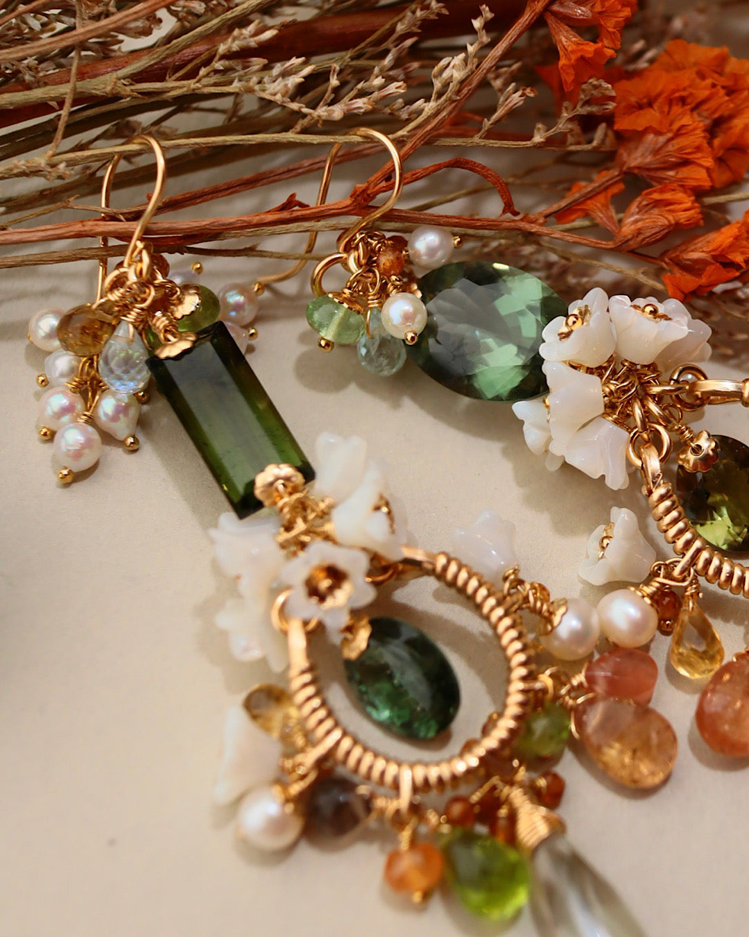 [One of a kind] Green tourmaline asymmetrical chandelier earrings