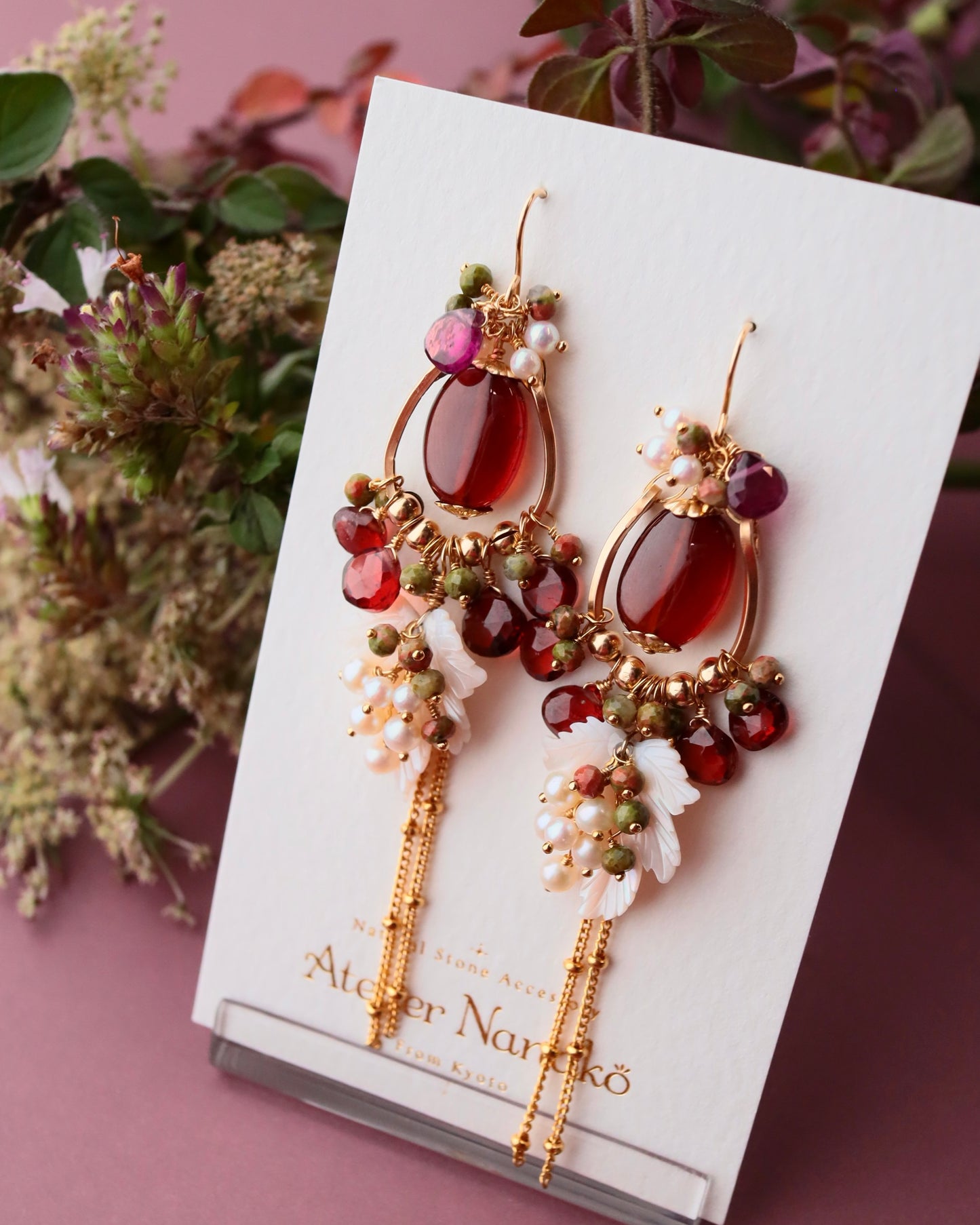 [Portrait in a Ring] Garnet Chandelier Earrings