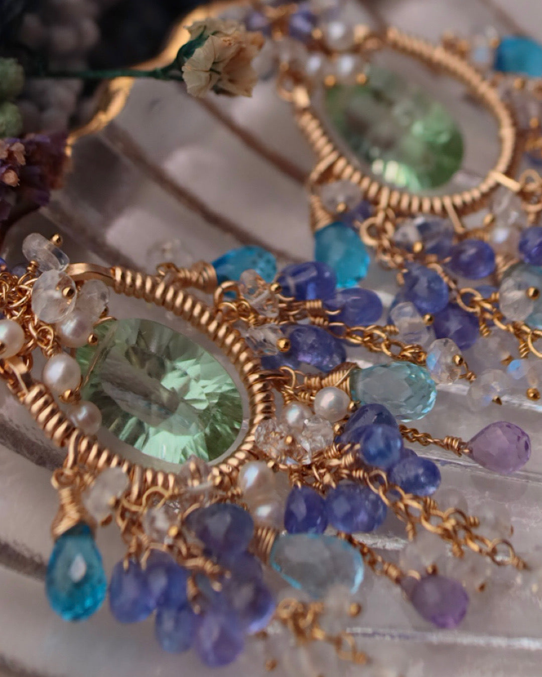 [One-of-a-kind] Chandelier earrings with fluorite and blue stones