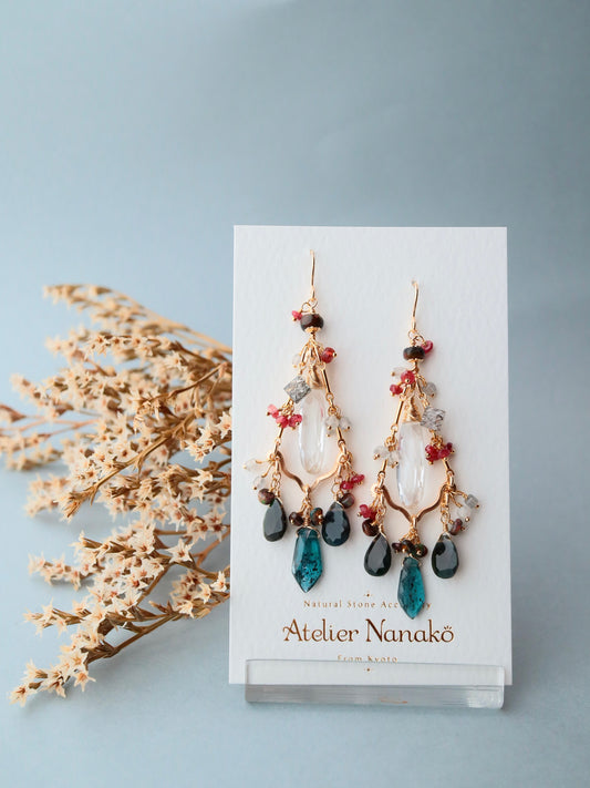 (Vivid spinel)[The Lady with the Black Eyepatch] Black opal and deep blue kyanite chandelier earrings