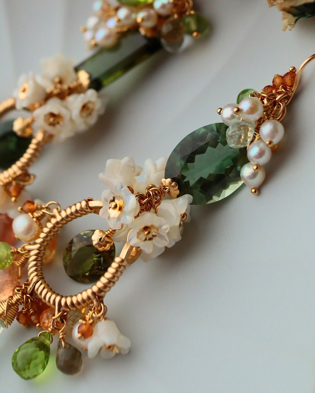 [One of a kind] Green tourmaline asymmetrical chandelier earrings