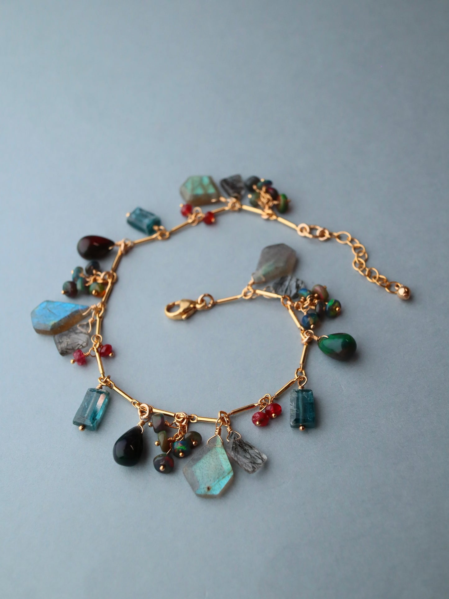 [The Lady with the Black Eyepatch] Black opal and deep blue kyanite bracelet