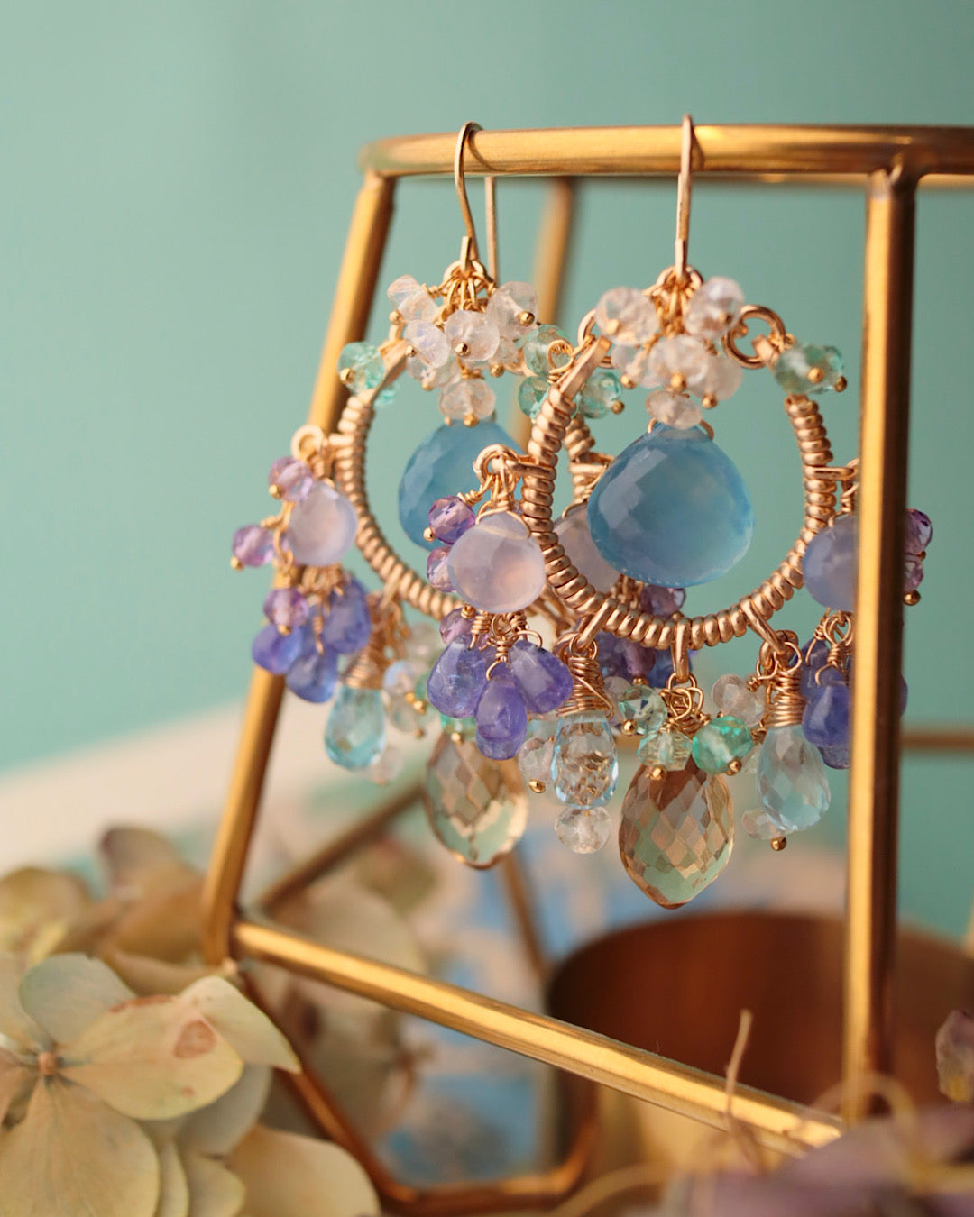 [One-of-a-kind] Aquamarine Chandelier Earrings in Classic Colors