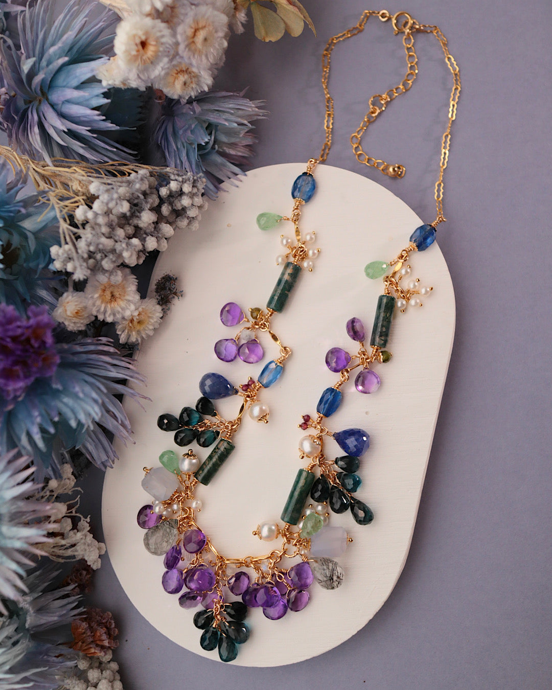 [Water Lilies] The Painter’s Palette — Round Necklace