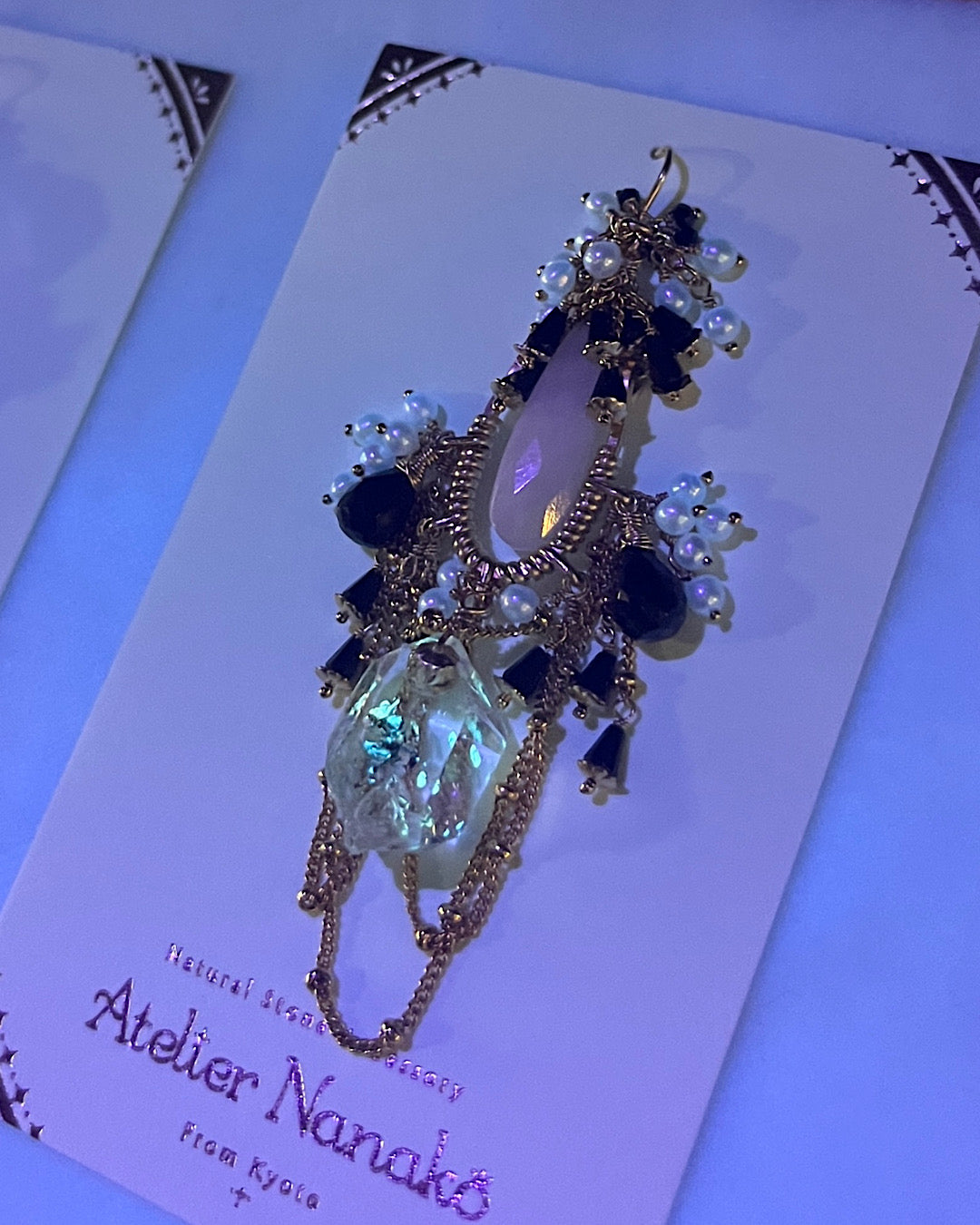 【Vision of Salome】At Last, a Kiss — Single Earring [One-of-a-kind]