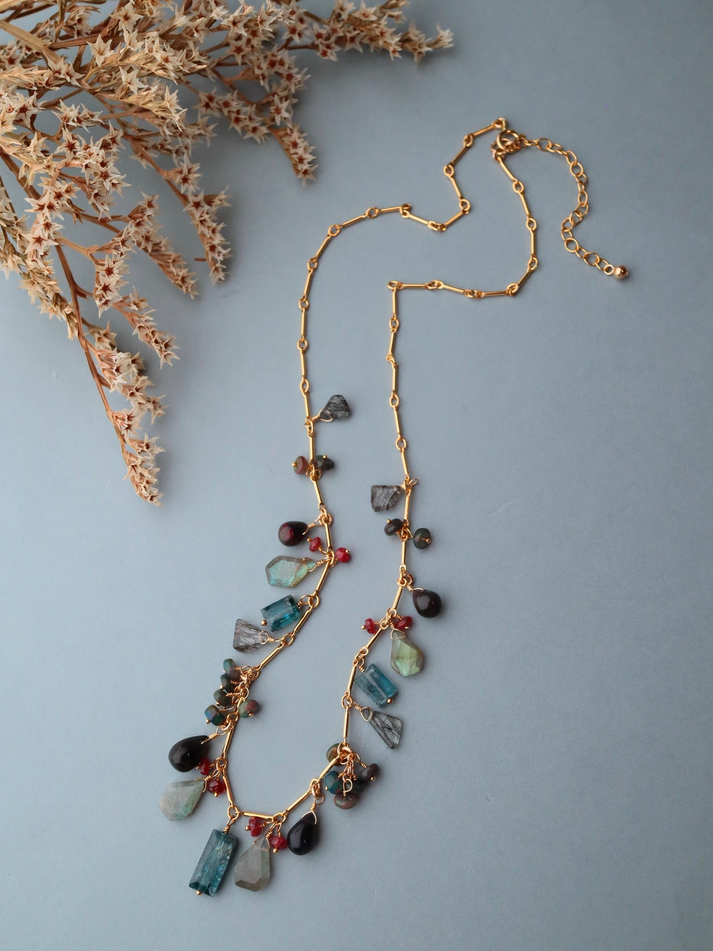 [The Lady with the Black Eyepatch] Black opal and deep blue kyanite round necklace