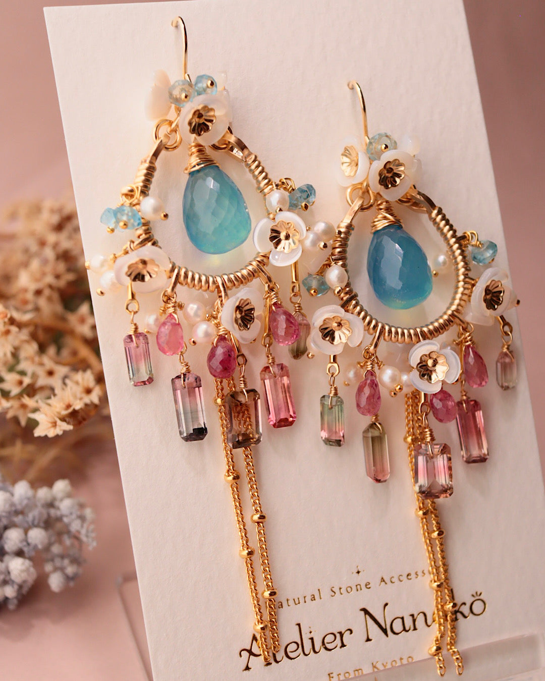 [One of a kind] Chandelier earrings featuring large aquamarine and bicolor tourmaline