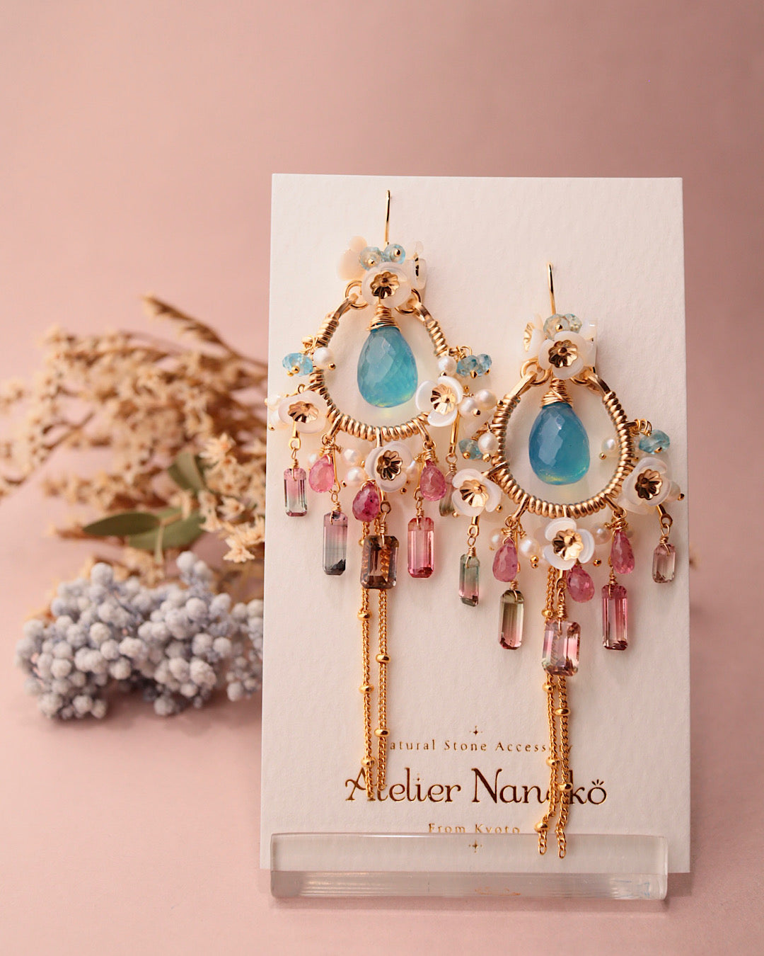 [One of a kind] Chandelier earrings featuring large aquamarine and bicolor tourmaline